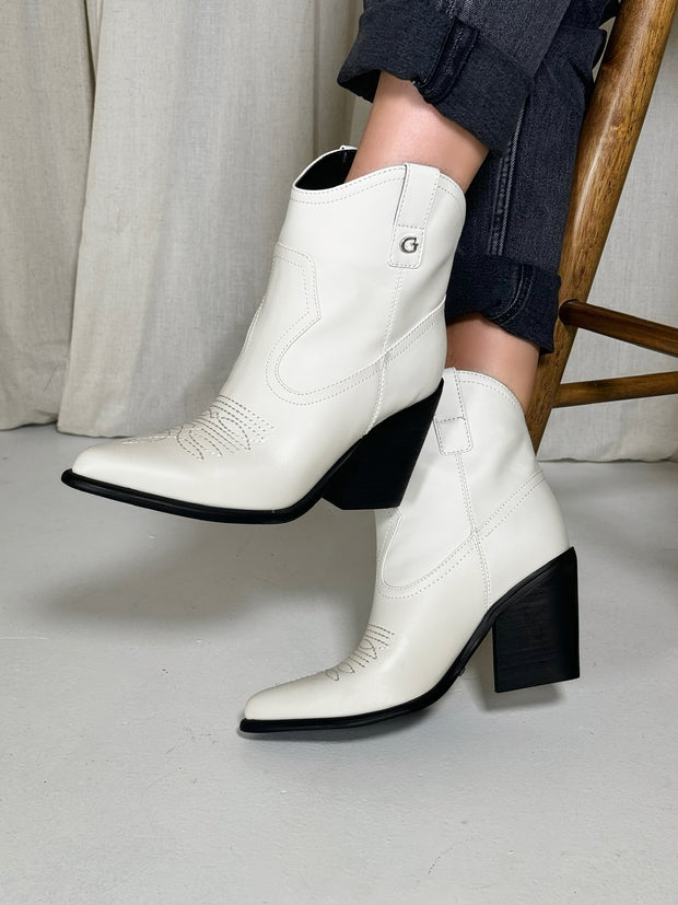 Guess Jalella Boots - Cream