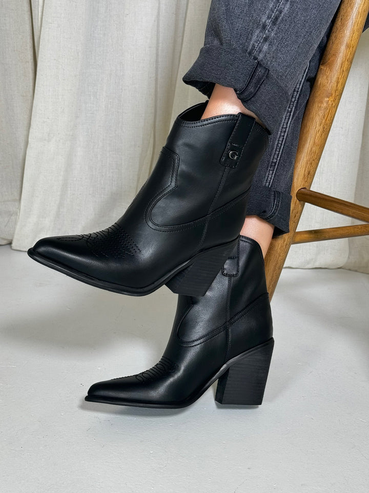 Guess Jalella Boots - Black