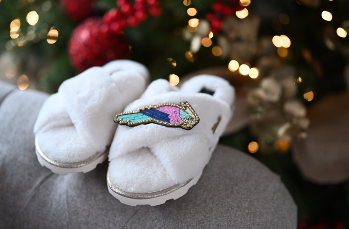 Chic Slippers with Parrot Brooch - Cream